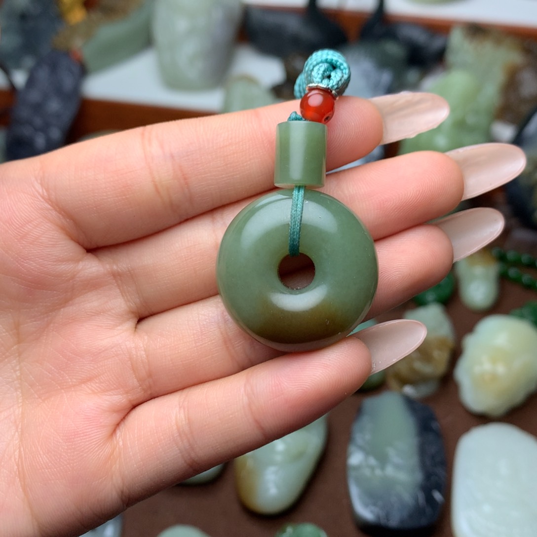 和田玉挂件未镶嵌