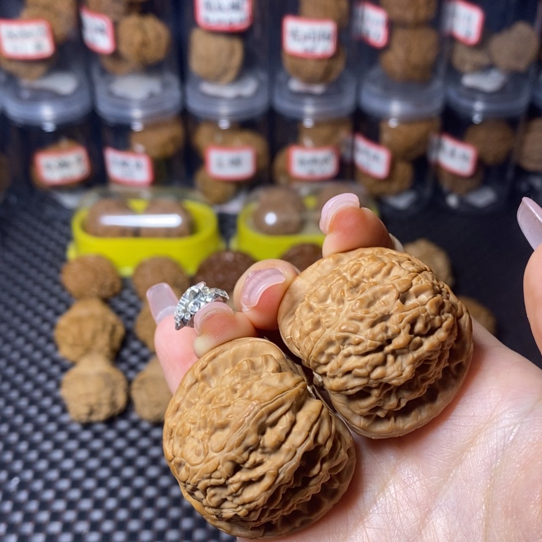 文玩核桃吊坠球白40