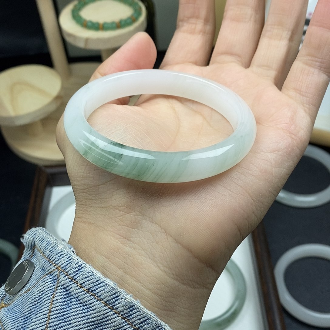 石英质玉未镶嵌手镯60圈口