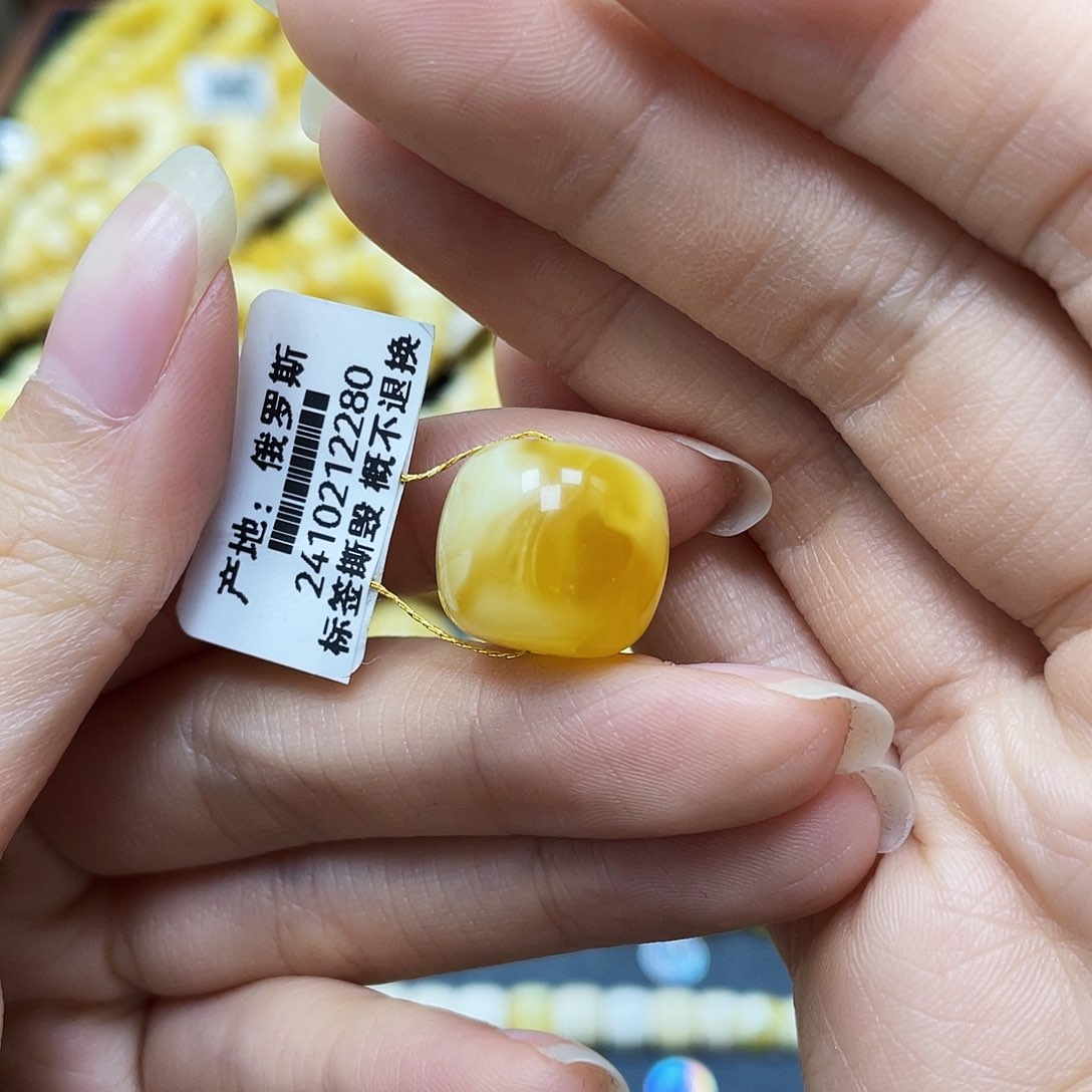 蜜蜡裸石未镶嵌老型15.4✖️13.9mm金沙