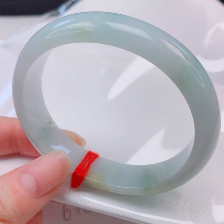 翡翠手镯（贵妃镯）未镶嵌