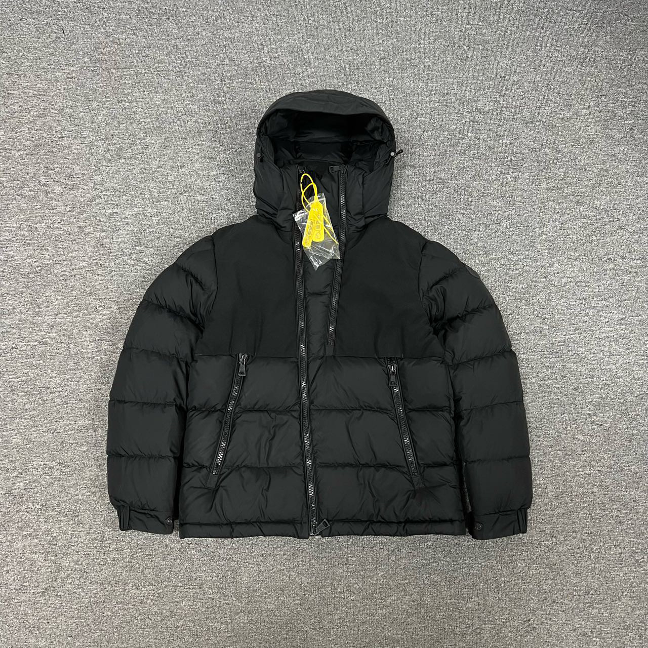 99新 MONCLER 蒙口 黑色拼接羽绒服 0码