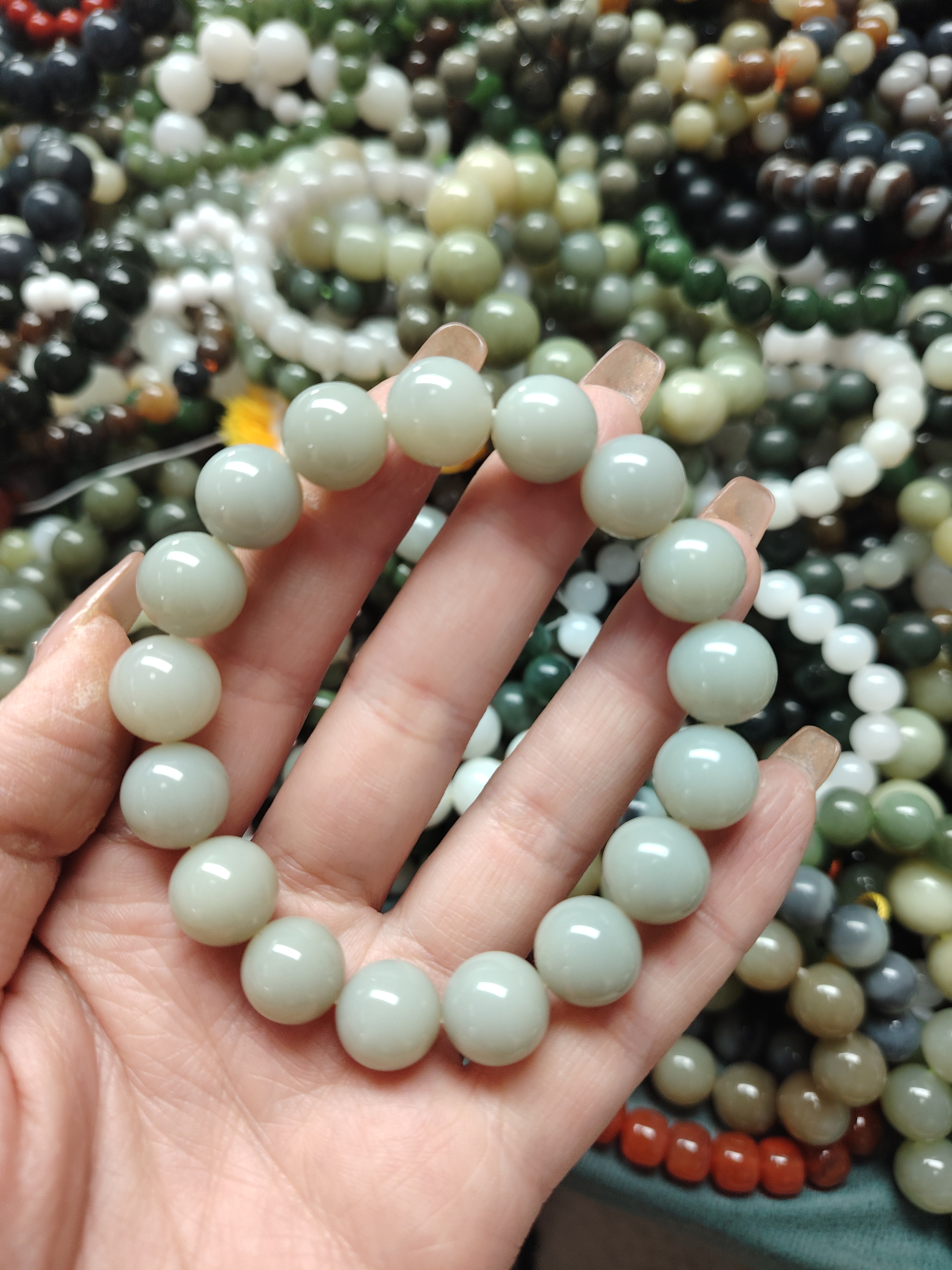 和田玉新疆青花白肉卡12mm细腻