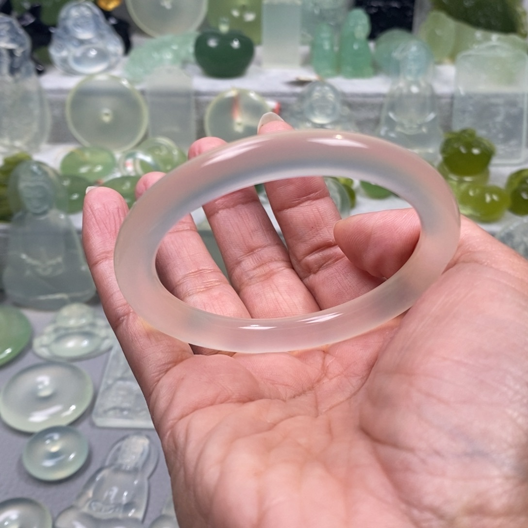 大***喵蛇纹石玉未镶嵌手镯