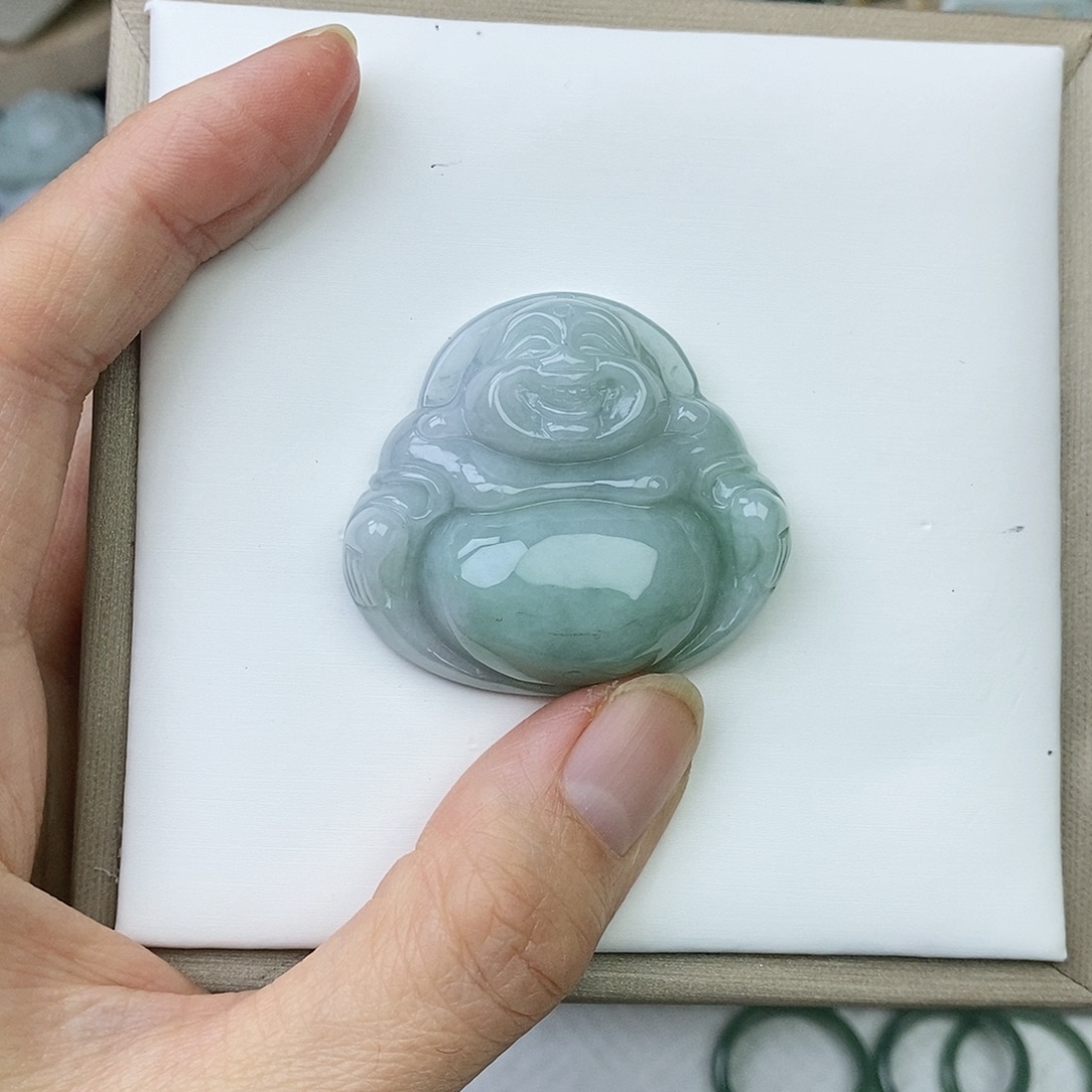 翡翠未镶嵌颈饰佛公