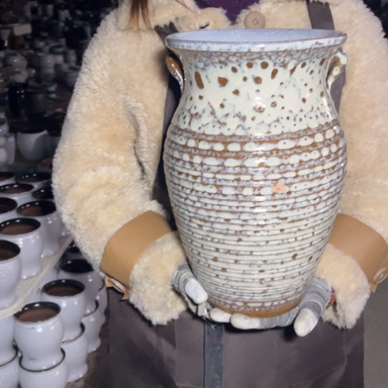 红陶口20高32瑕疵