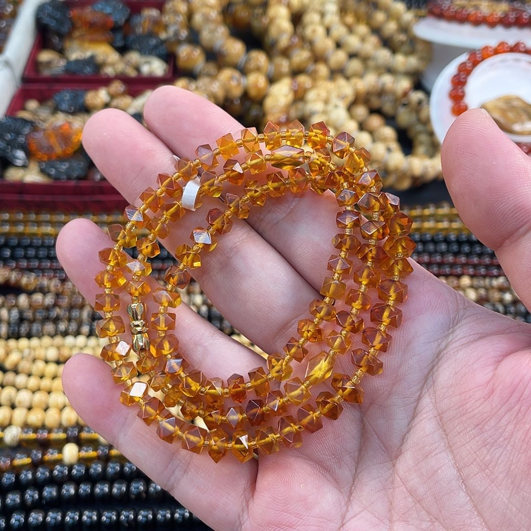 琥珀未镶嵌裸石八楞