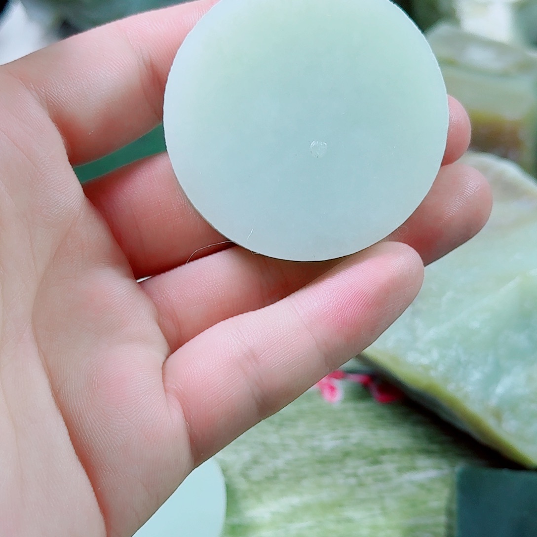 余***余未镶嵌和田玉（糖玉）挂件
