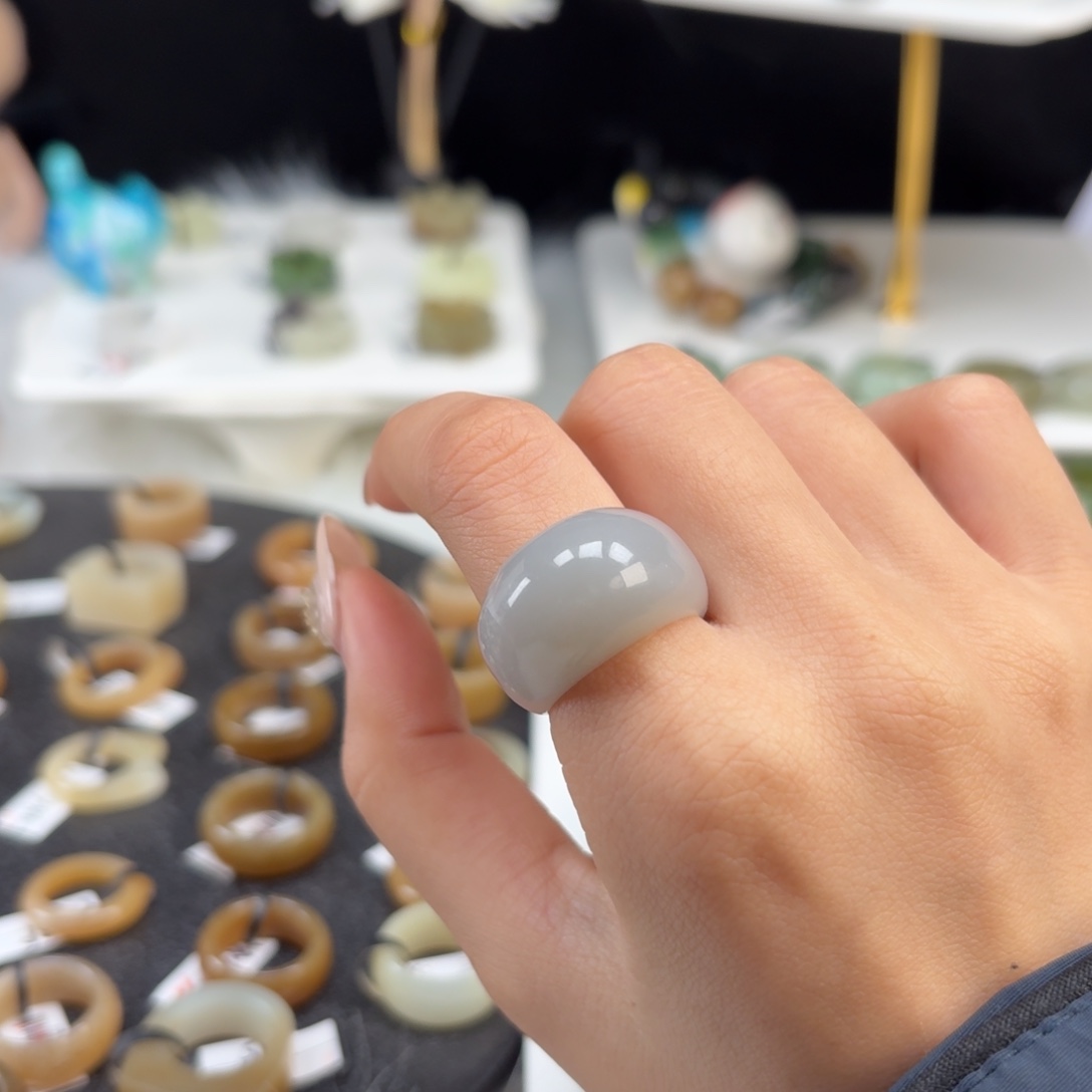 和田玉未镶嵌戒指P14烟紫馒头18.3不退换