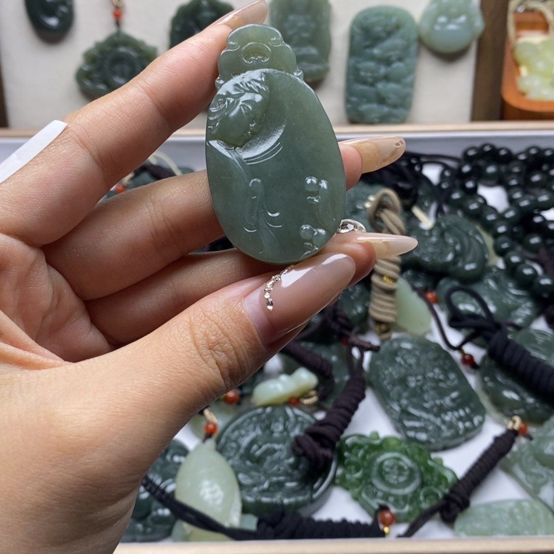 和田玉颈饰未镶嵌