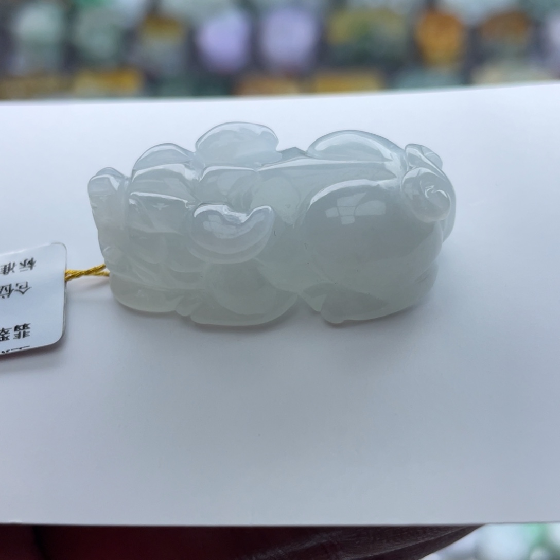 翡翠未镶嵌颈饰貔貅