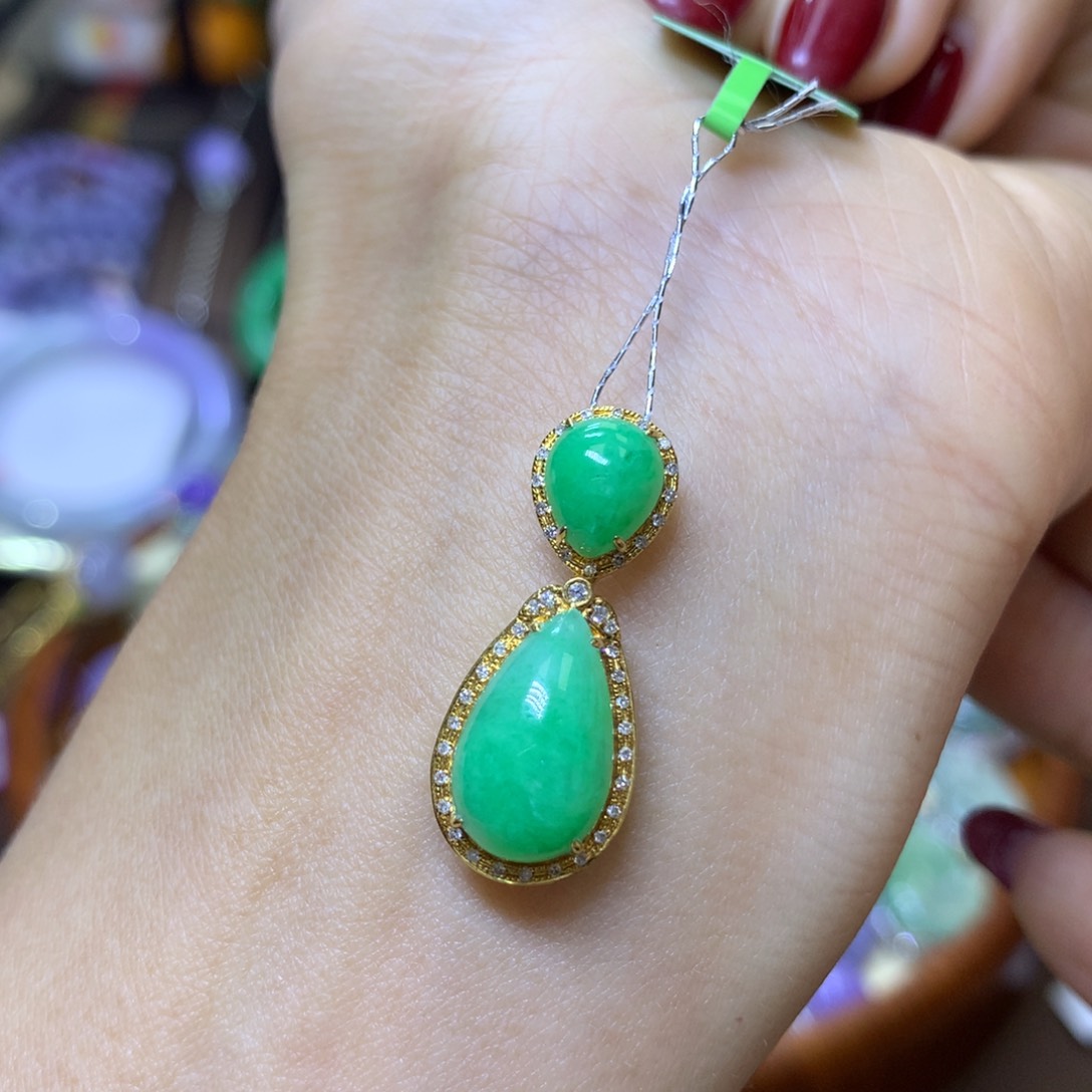 【闪购商品】翡翠颈饰18K金镶嵌翡翠