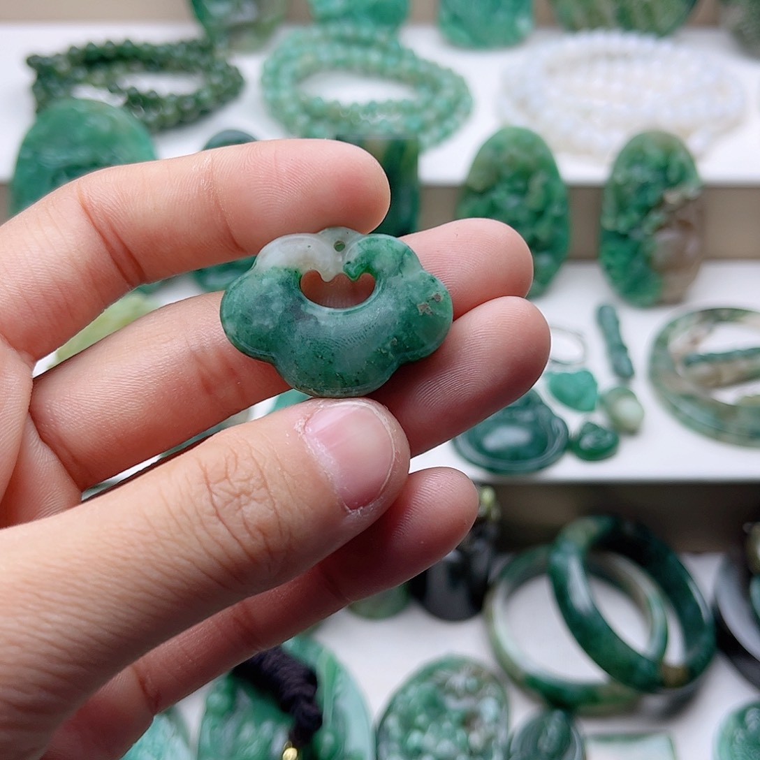 独山玉挂件未镶嵌豫***家