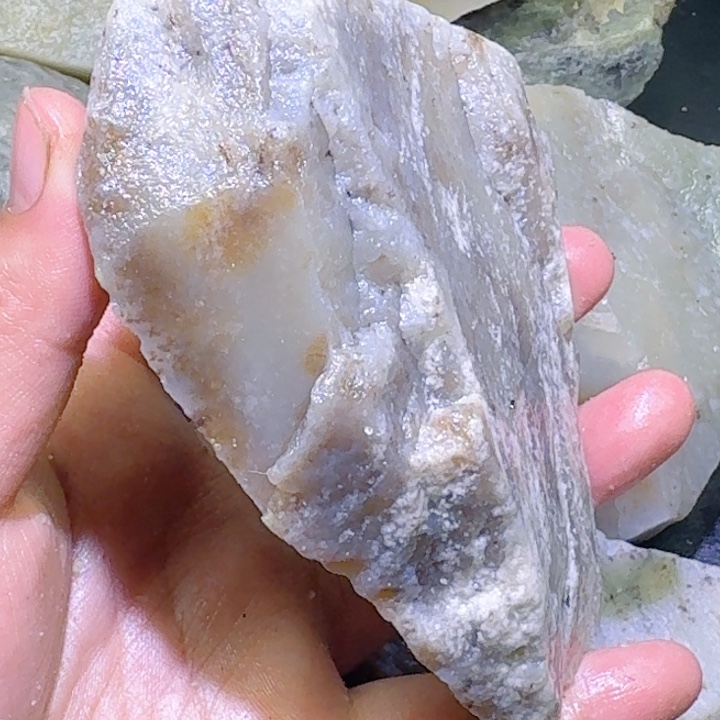 和田玉未镶嵌珠宝半成品