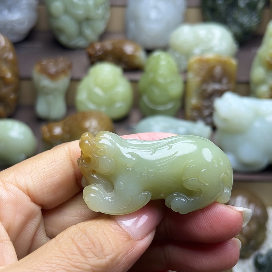 和田玉未镶嵌挂件