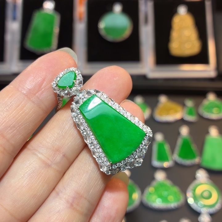 翡翠18K金镶嵌吊坠(不含链)翡翠