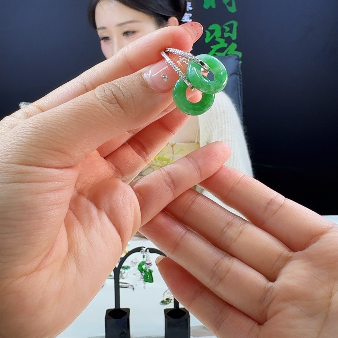 翡翠耳饰银S925镶嵌925镶嵌有瑕疵