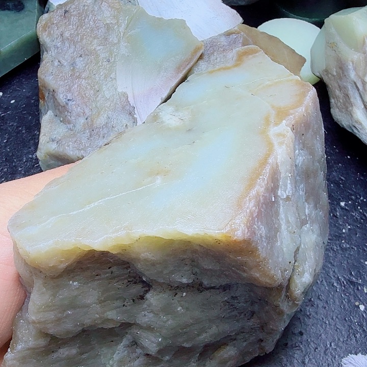 和田玉（糖玉）未镶嵌珠宝奇石