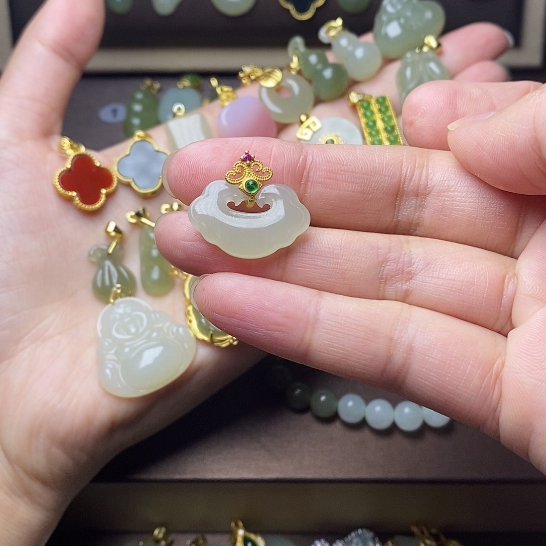 和田玉颈饰银S925镶嵌