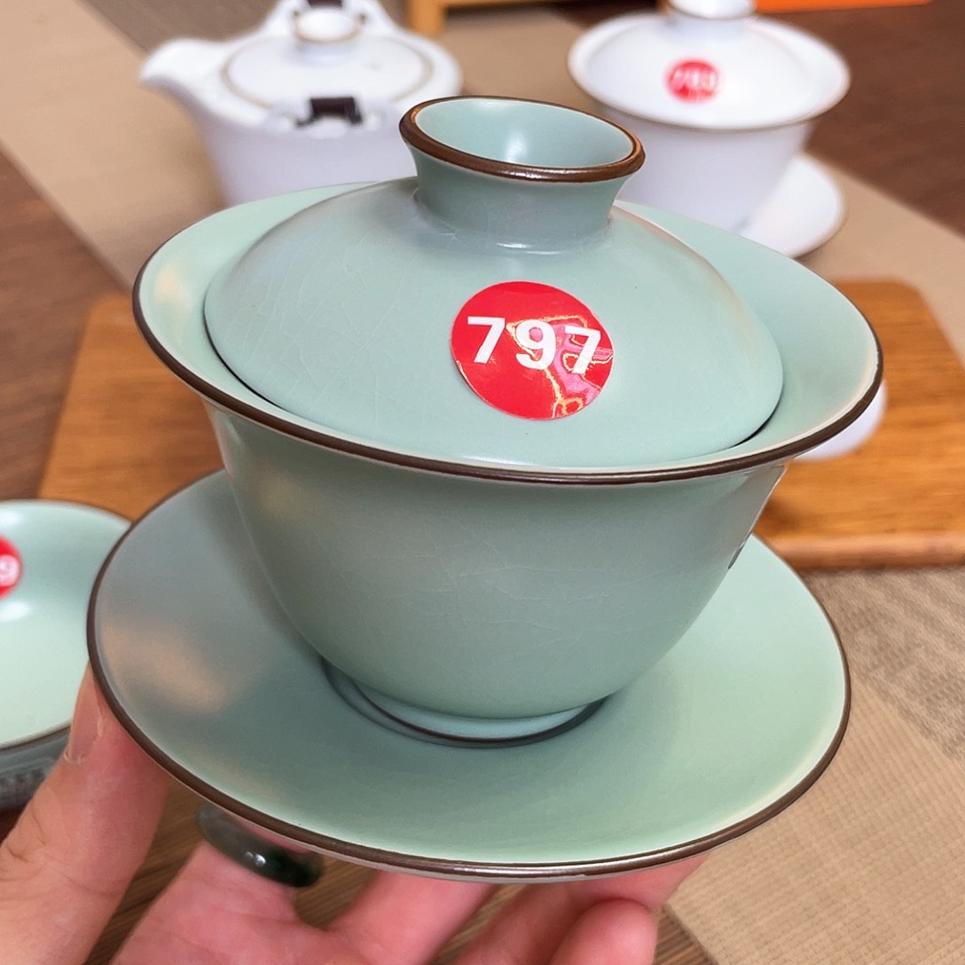 瓷片。。。。。。。，，，，，，，，