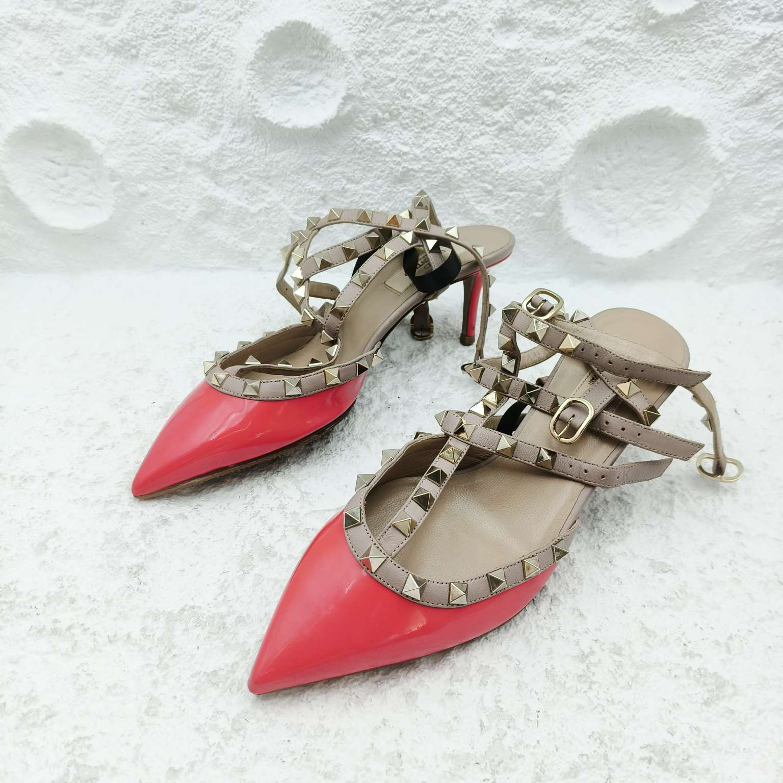 95新 Valentino/华伦天奴 /37码/粉色铆钉高跟鞋/D7747