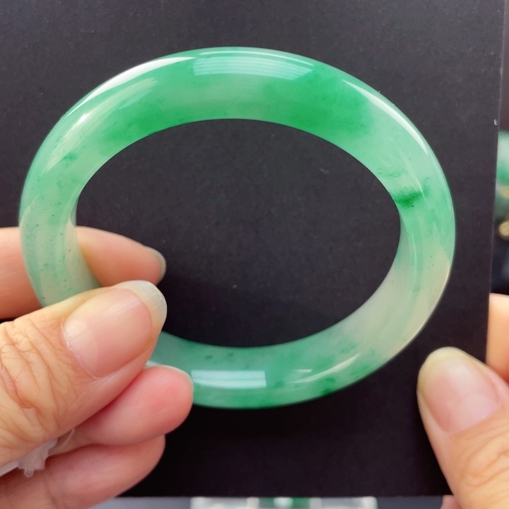 石英质玉手镯未镶嵌54-55