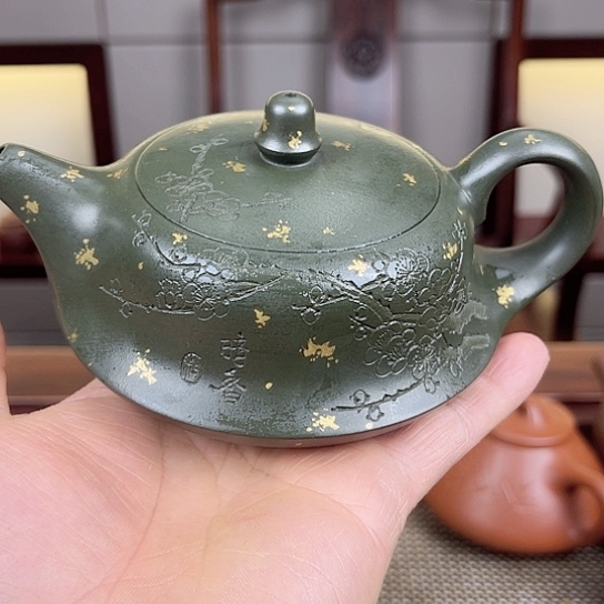 紫砂茶壶是的……是个很