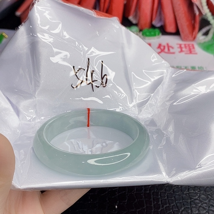 翡翠手镯未镶嵌一图一物实物为准