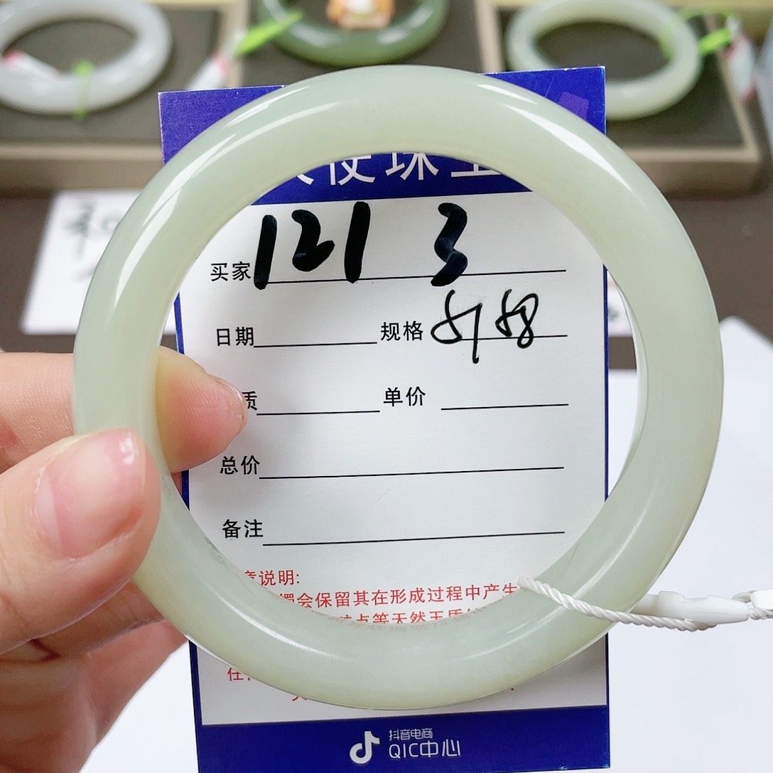 【闪购商品】和田玉手镯未镶嵌