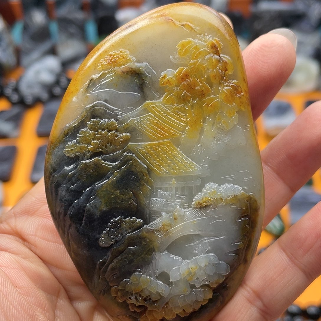 和田玉未镶嵌把件