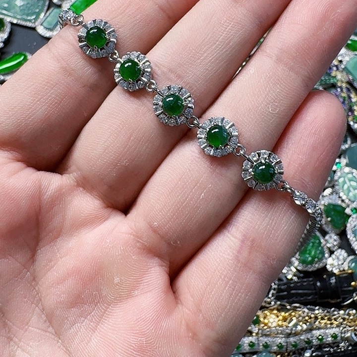 翡翠颈饰未镶嵌天然A货翡翠放漏