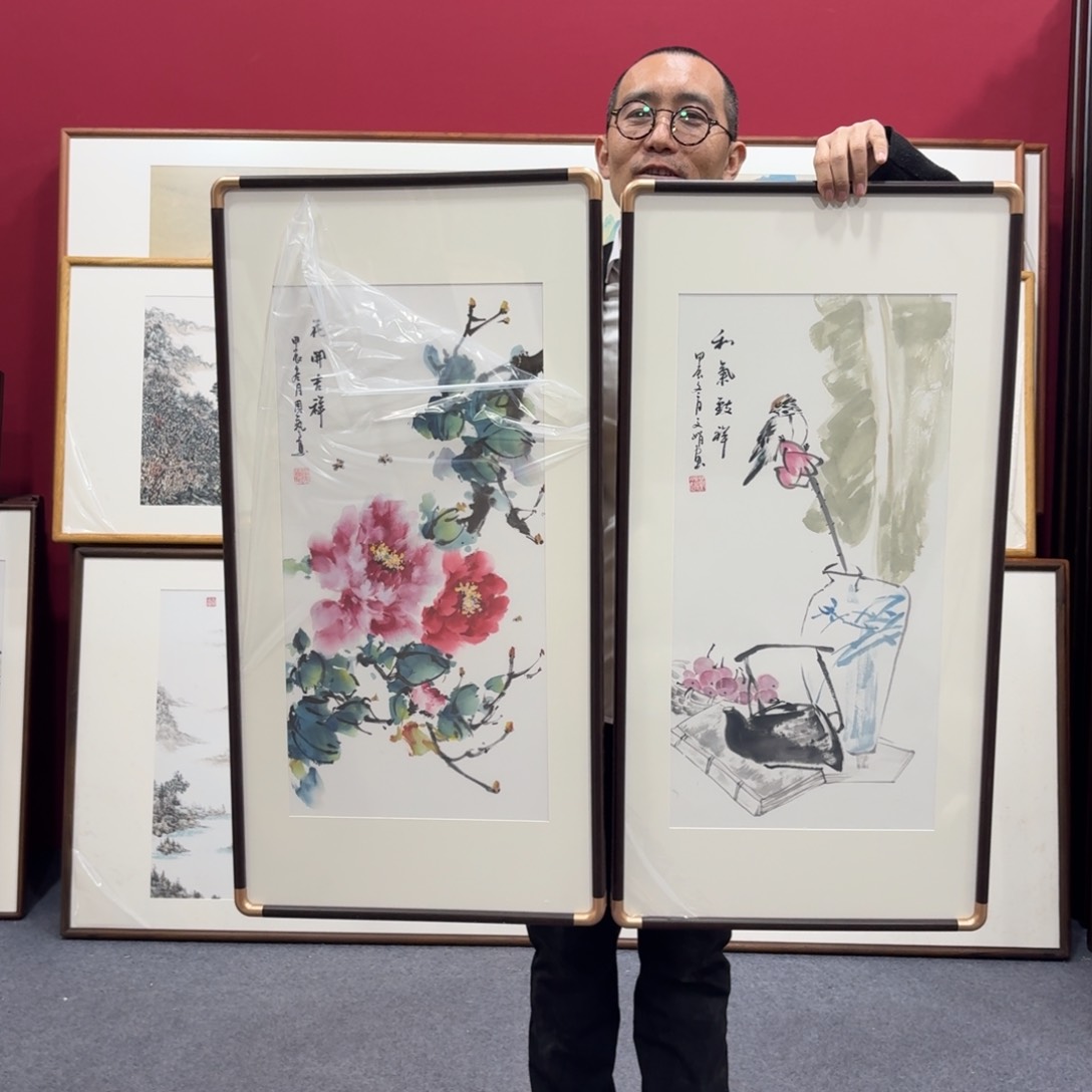 国画带框绘画作品