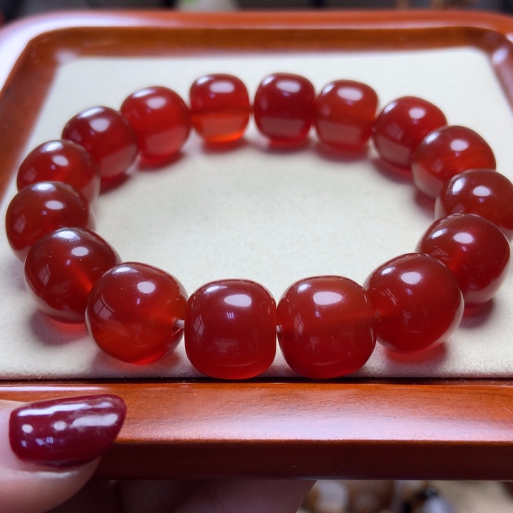 玛瑙/玉髓手串未镶嵌红料满肉老型珠