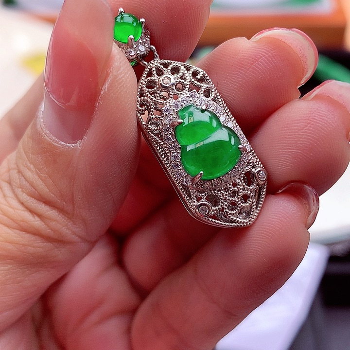 翡翠颈饰银S925镶嵌翡翠