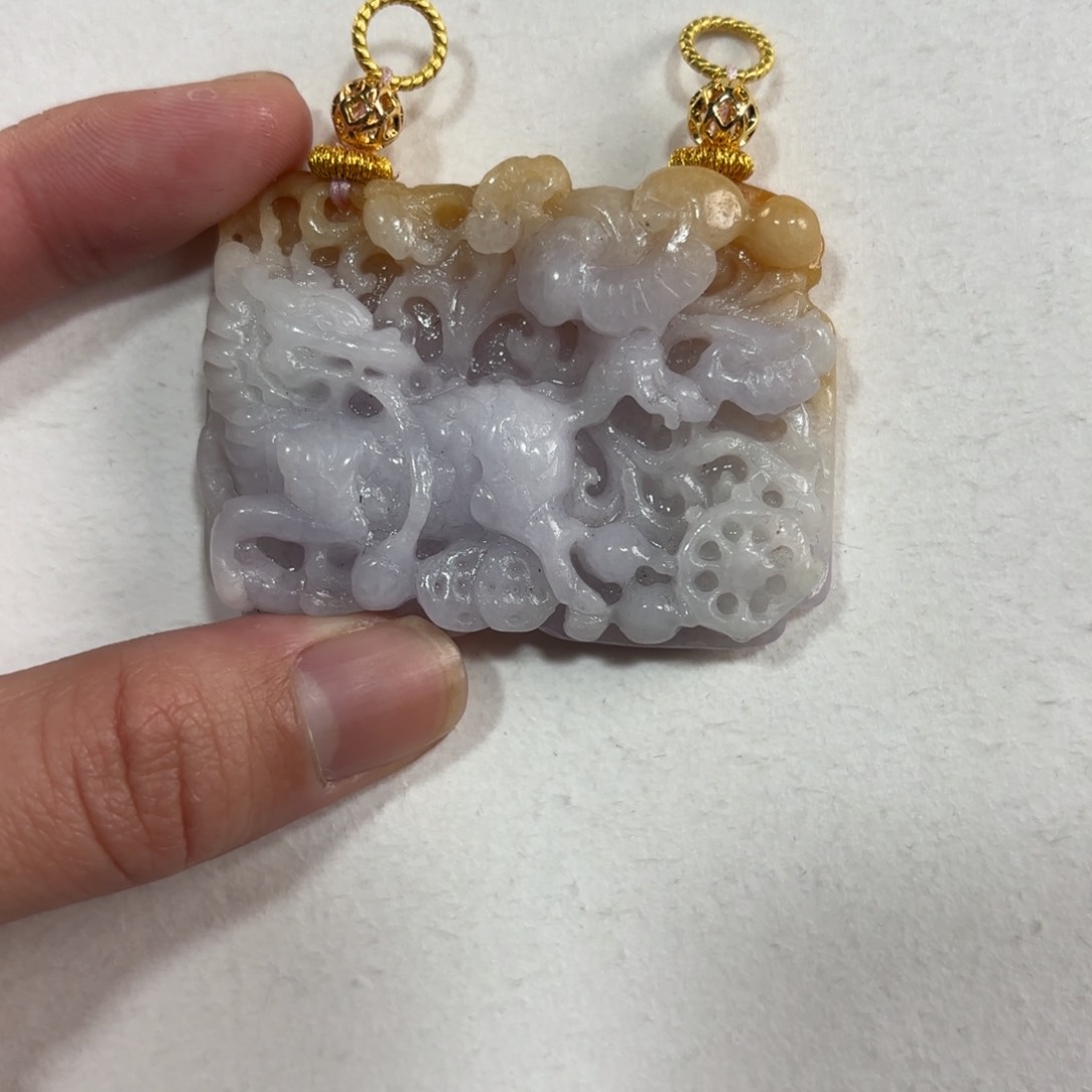 翡翠颈饰未镶嵌翡翠麒麟