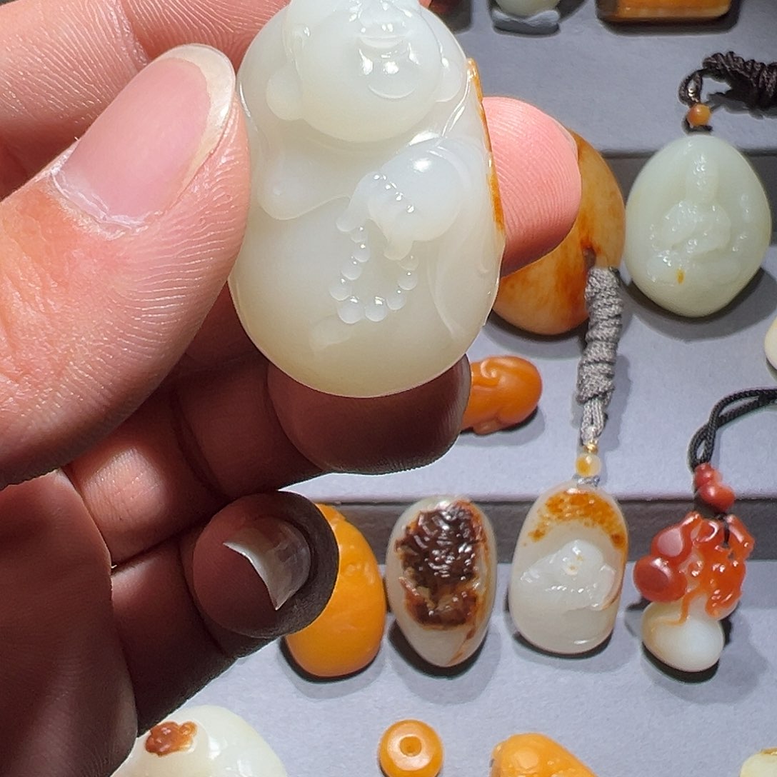 和田玉未镶嵌颈饰亚*