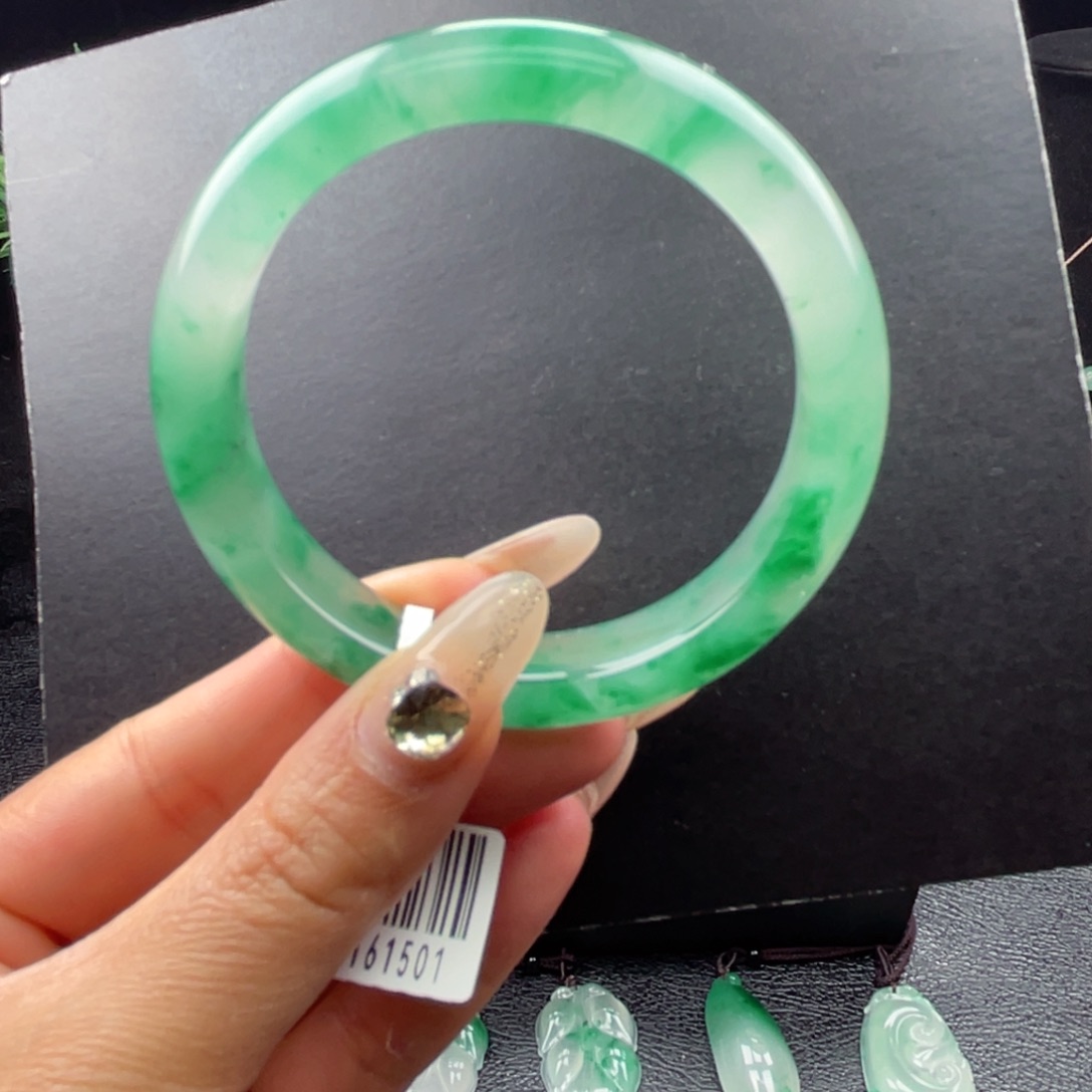 石英质玉手镯未镶嵌奈****好