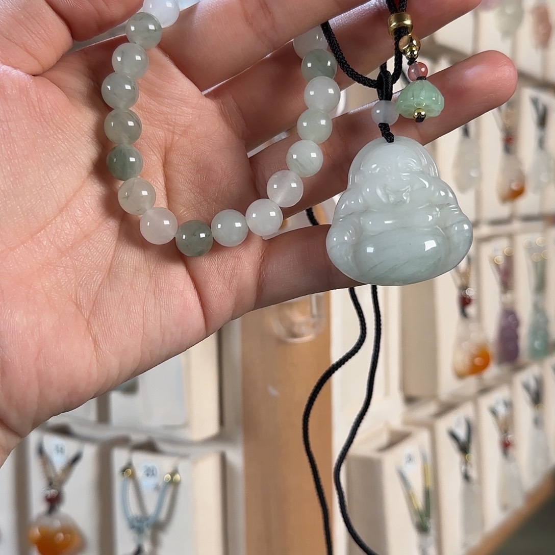 石英质玉（天山翠）未镶嵌颈饰