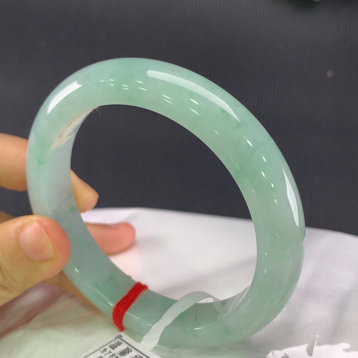 翡翠手镯未镶嵌正圈60