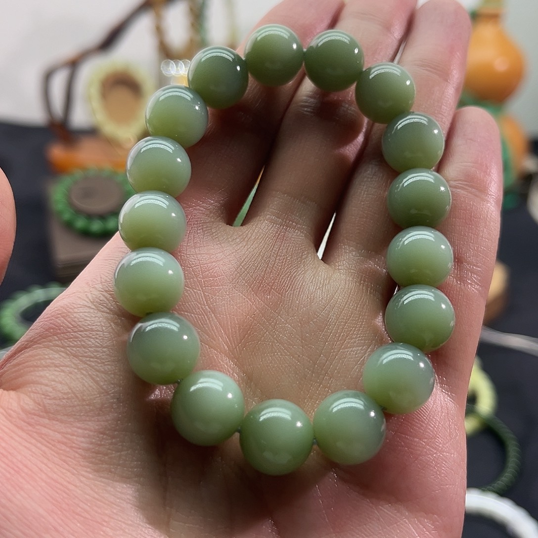 和田玉未镶嵌颈饰俄碧-粉青-12mm手串