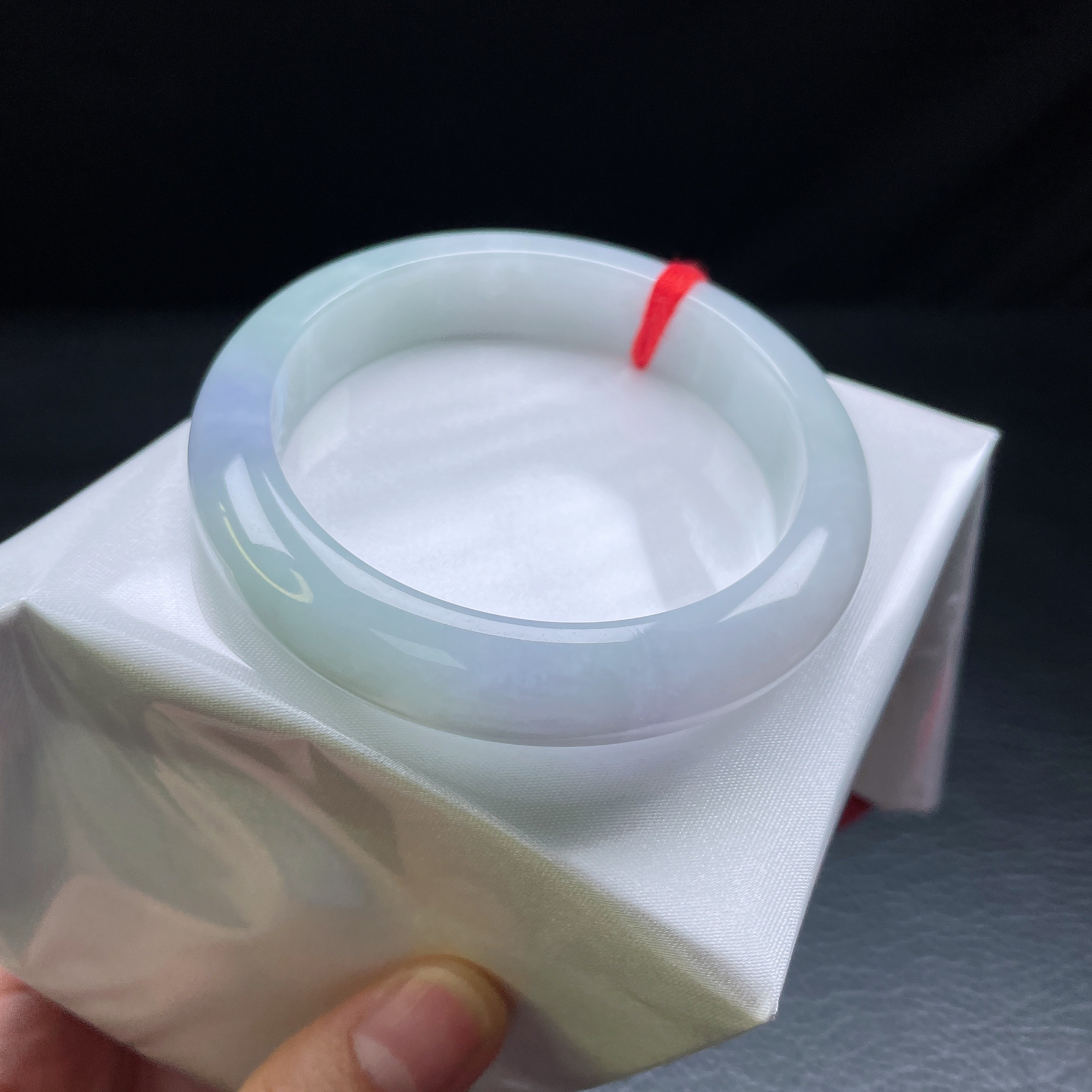 56圈糯化春彩飘紫宽边手镯 有纹