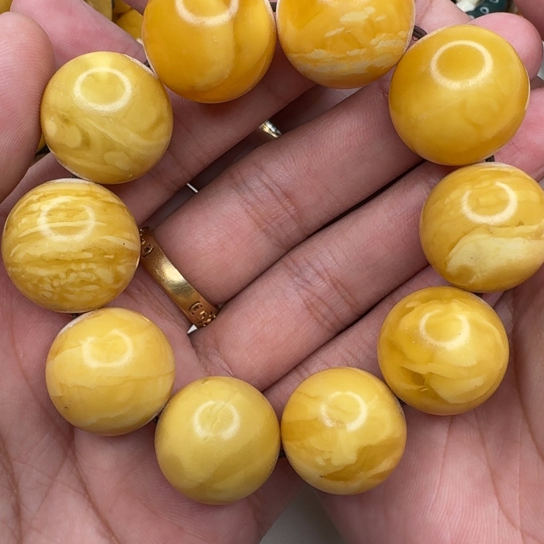 蜜蜡裸石未镶嵌原矿蜜蜡大单圈。