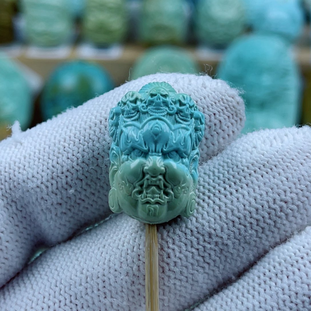 绿松石未镶嵌珠宝奇石