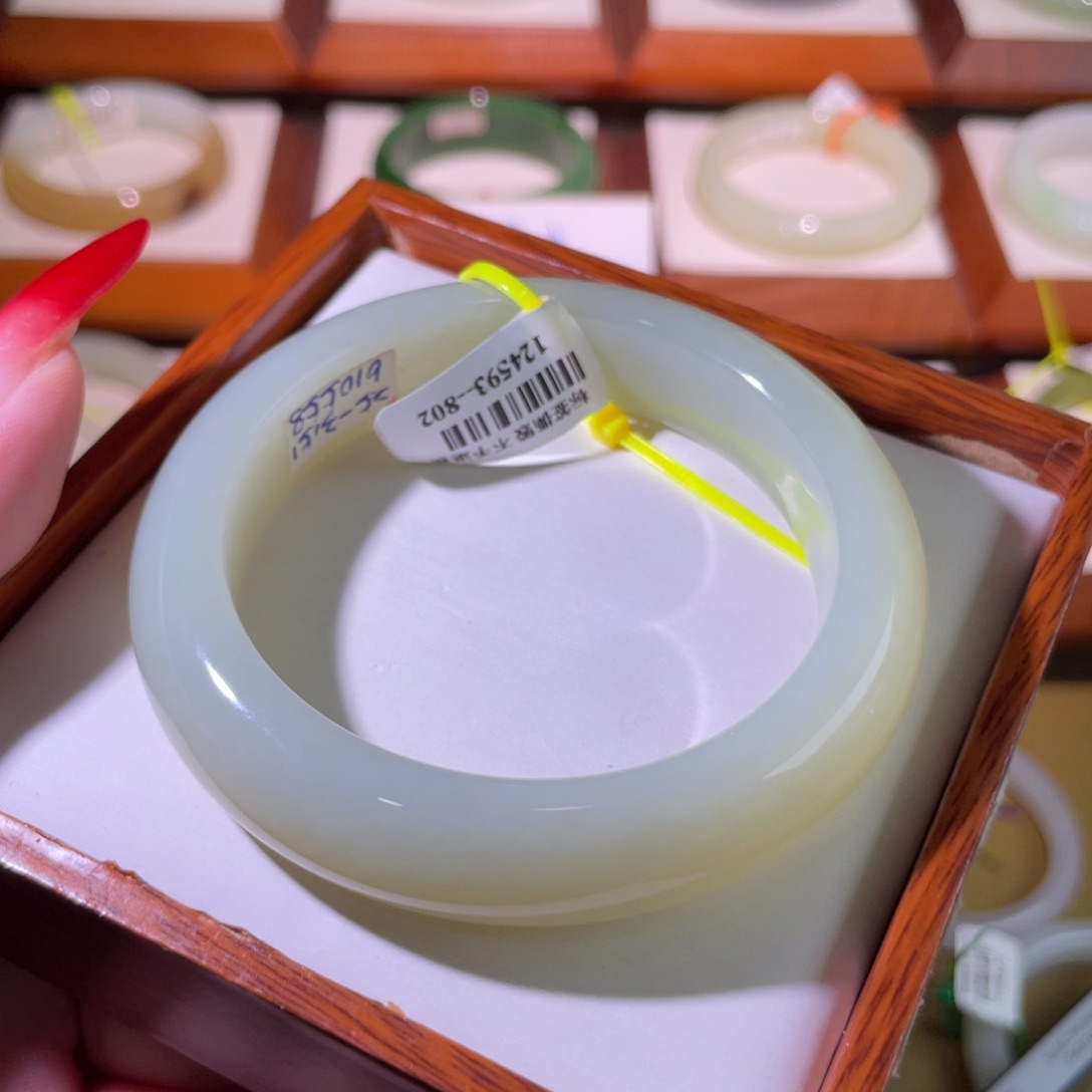 和田玉手镯未镶嵌58