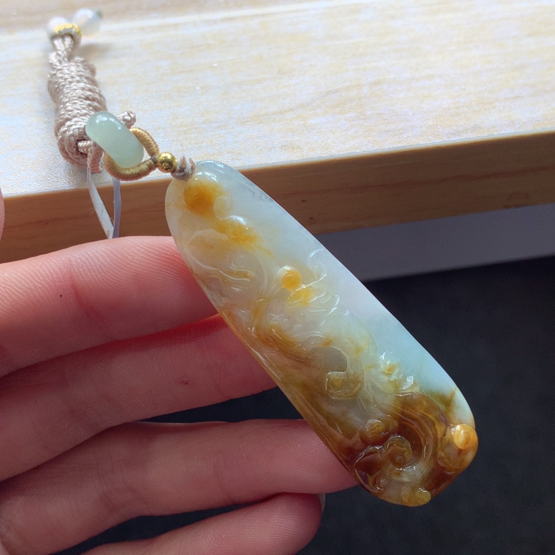 翡翠未镶嵌颈饰吊坠