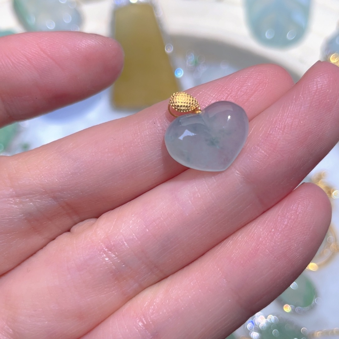 翡翠颈饰18K金镶嵌翡翠