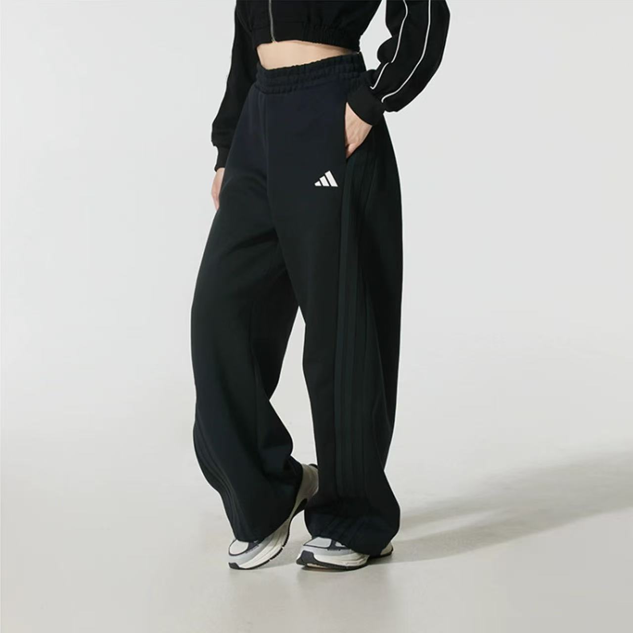 adidas/阿迪达斯女子三条纹舞动系列运动休闲宽松香蕉裤KF2682