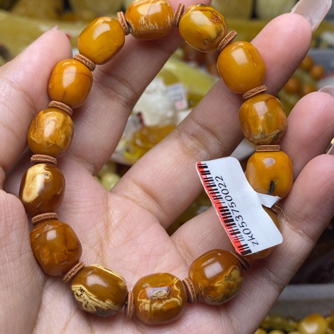 未镶嵌琥珀珠宝奇石