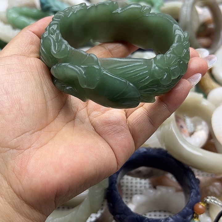 未镶嵌手镯石英岩玉久*