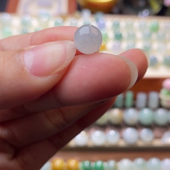 翡翠散珠冰乌鸡圆珠8,6